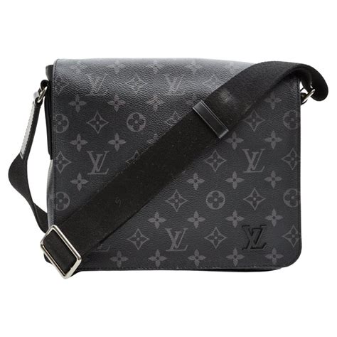 lv monogram black
